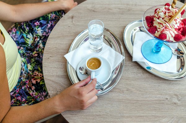 Le bob femme : l'accessoire incontournable de votre été