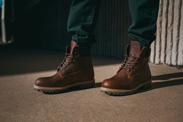 Quels types de bottines à lacets sont tendances pour un look automnal?