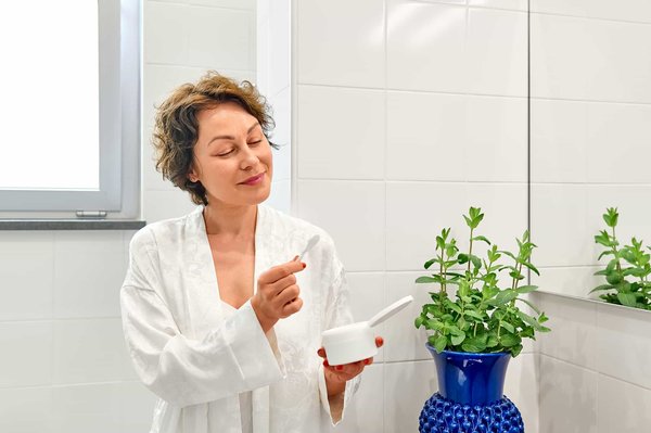 Quelles sont les meilleures astuces pour garder ses cheveux hydratés en hiver ?