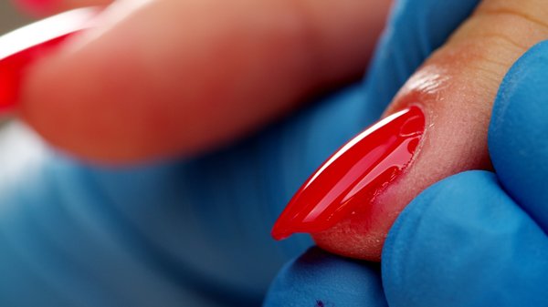 Découvrez le meilleur aspirateur à ongles pour des manucures parfaites